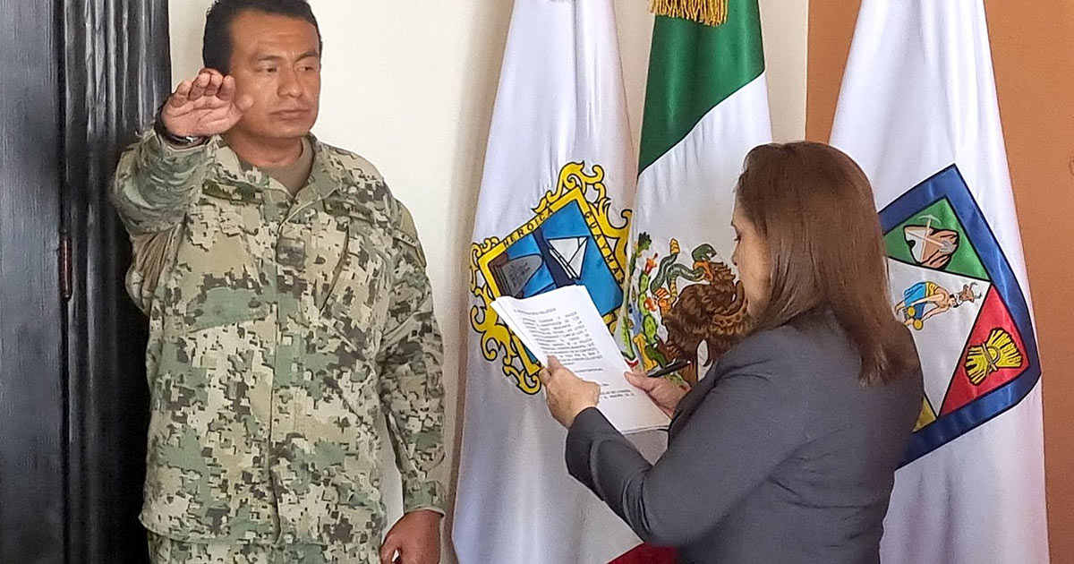 Toma protesta doctora Karla Córdova González al nuevo Comisario de Seguridad Pública