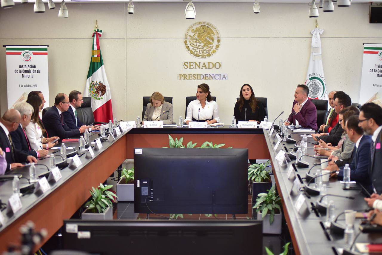 Instala Lorenia Valles Comisión de minería Instala Lorenia Valles Comisión de minería