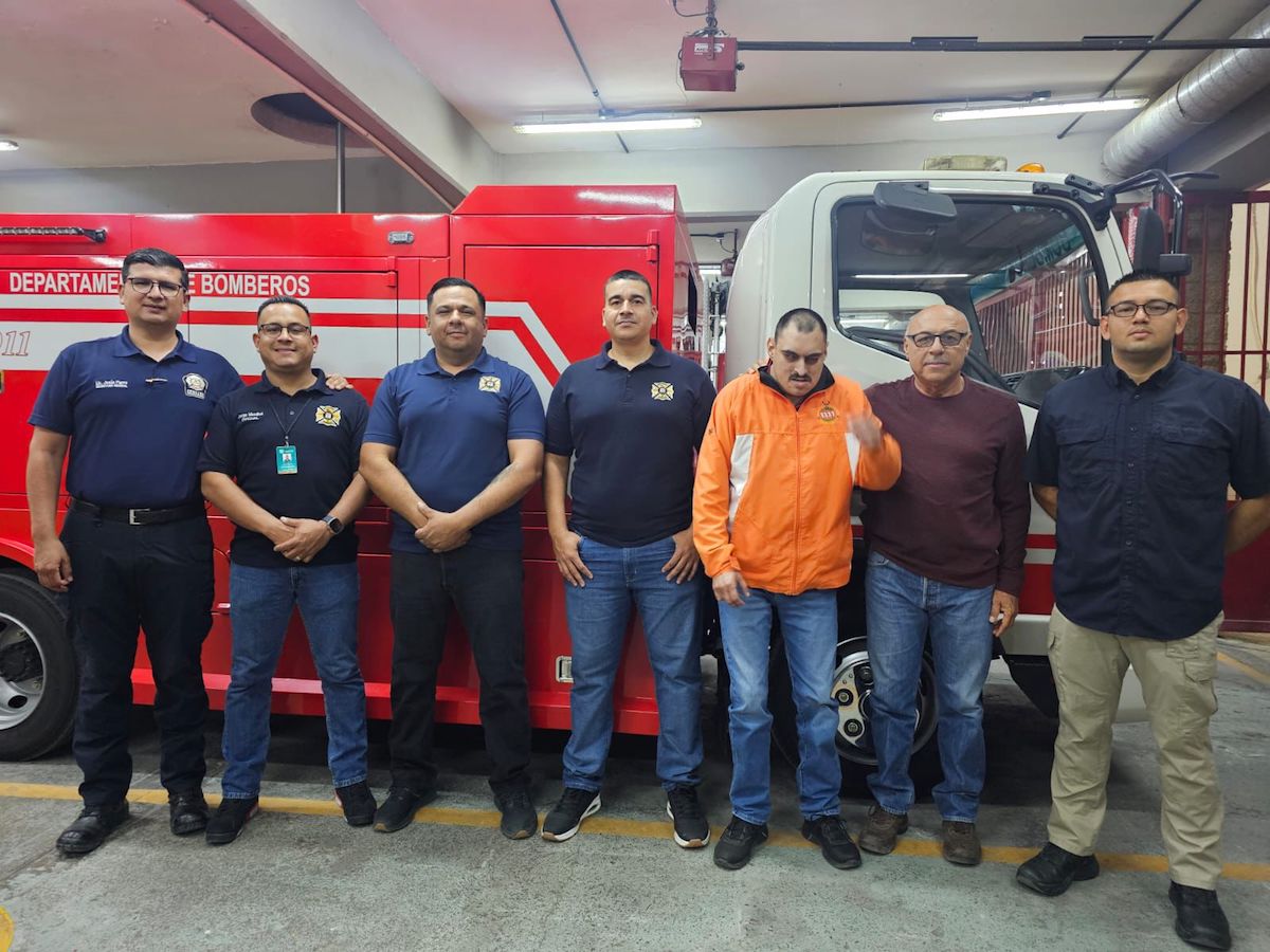 Reciben Bomberos de Hermosillo capacitación internacional sobre incendios en edificios altos