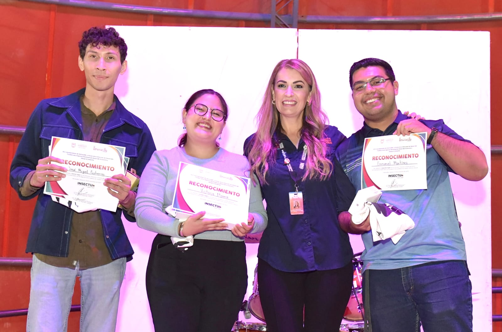 Premian a ganadores de concurso de fotografía en clausura de INSECTUS