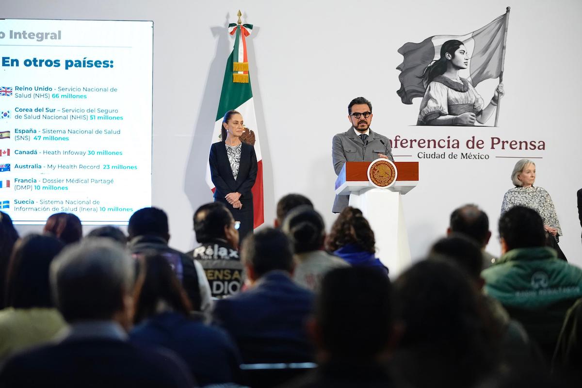 Expediente Clínico Electrónico del IMSS será el origen para construir un sistema universal que almacene historial de toda la población: Zoé Robledo Expediente Clínico Electrónico del IMSS será el origen para construir un sistema universal que almacene historial de toda la población: Zoé Robledo