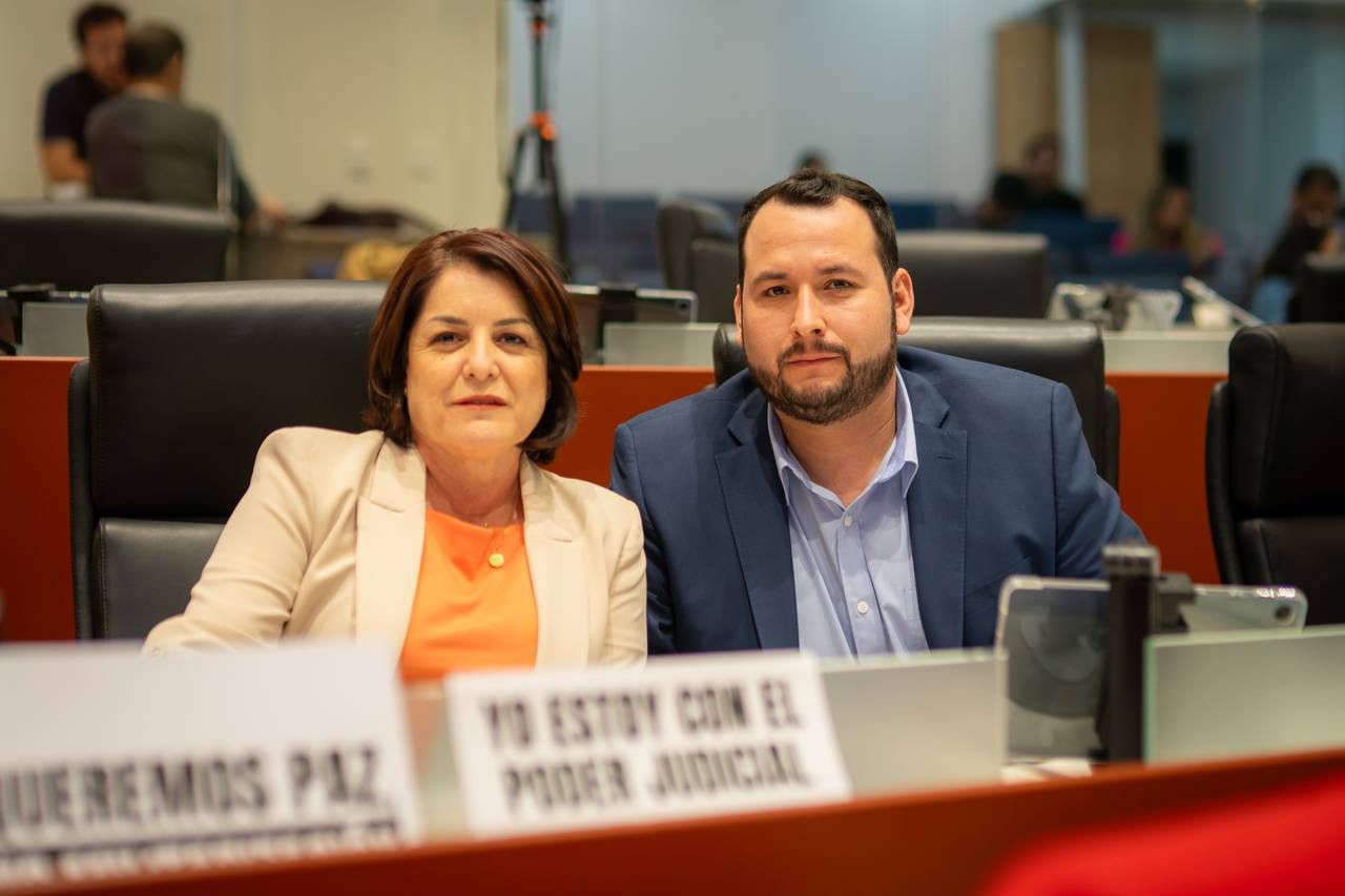 Con errores, omisiones y sin transparencia, Morena y aliados votan Paquete Económico 2025 para Sonora: Bancada Naranja