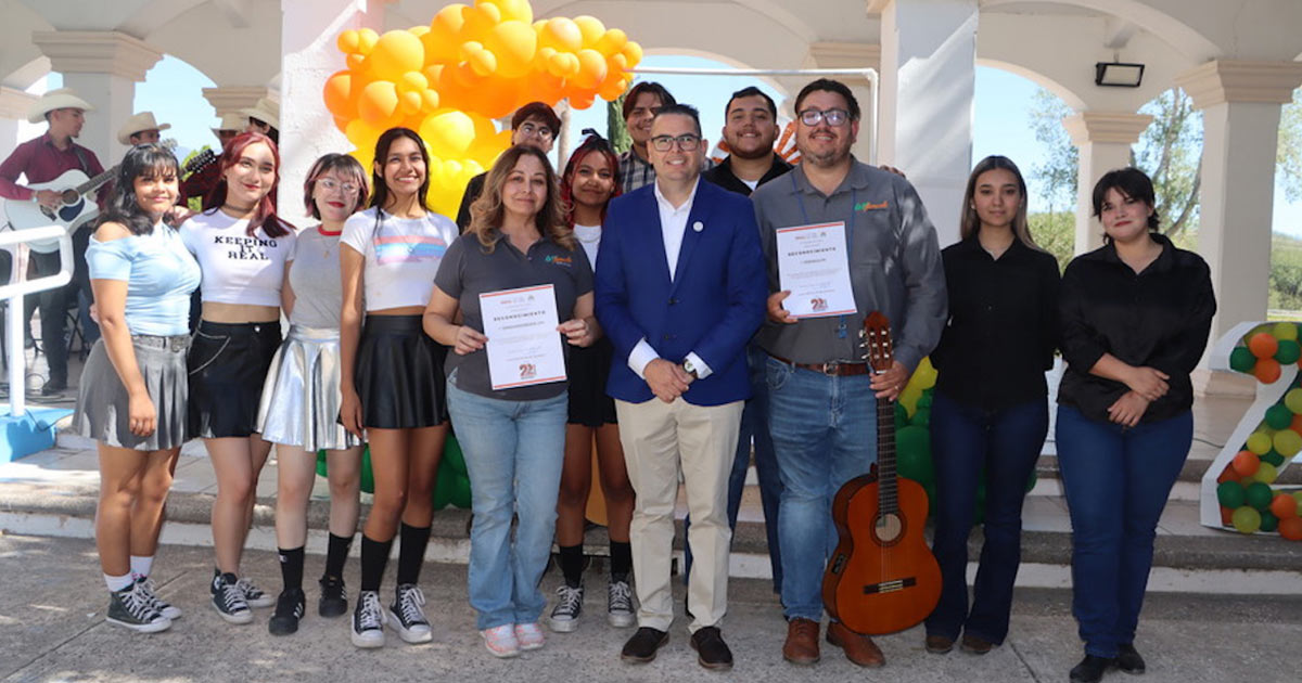 Celebra Universidad de la Sierra más de dos décadas de excelencia educativa Celebra Universidad de la Sierra más de dos décadas de excelencia educativa