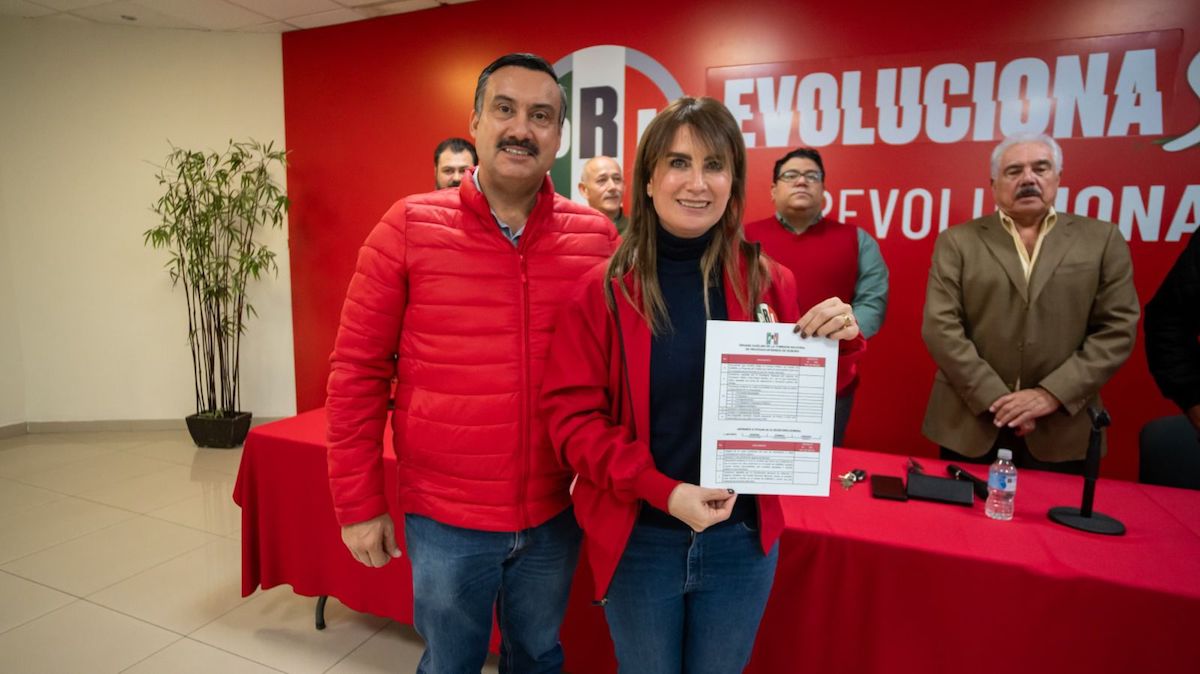 Se registran Lupita Soto y Onésimo Aguilera ante el Órgano Auxiliar de Procesos Internos de PRI Sonora Se registran Lupita Soto y Onésimo Aguilera ante el Órgano Auxiliar de Procesos Internos de PRI Sonora