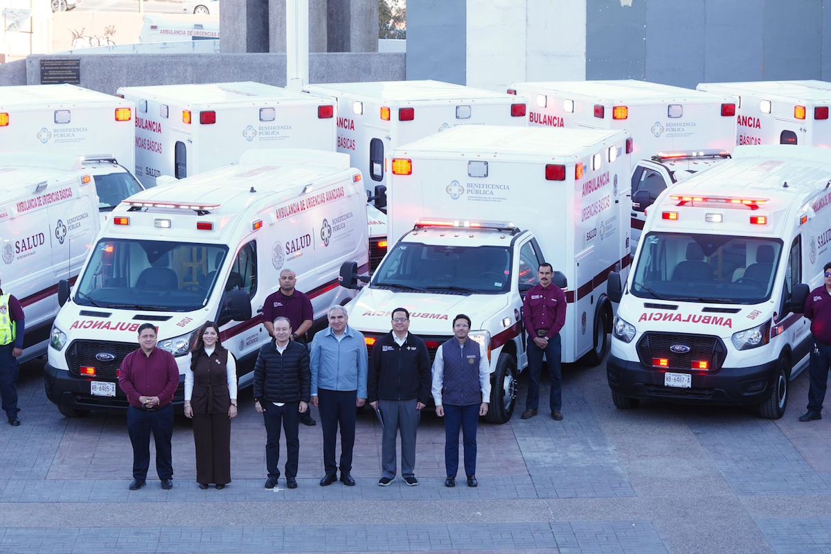 Gobernador Durazo entrega 12 ambulancias y fortalece atención de salud en Sonora Gobernador Durazo entrega 12 ambulancias y fortalece atención de salud en Sonora