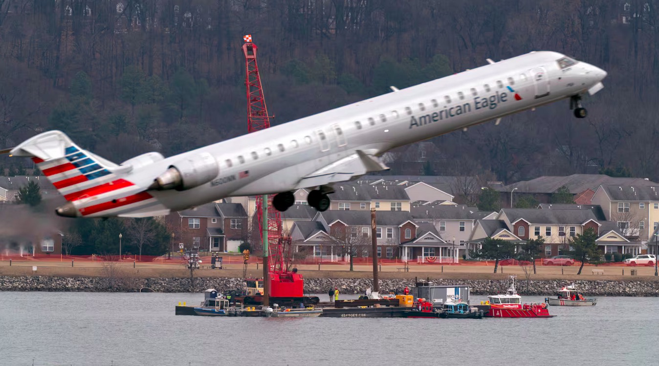 Vuelo de American Airlines es desviado a Roma por amenaza de bomba