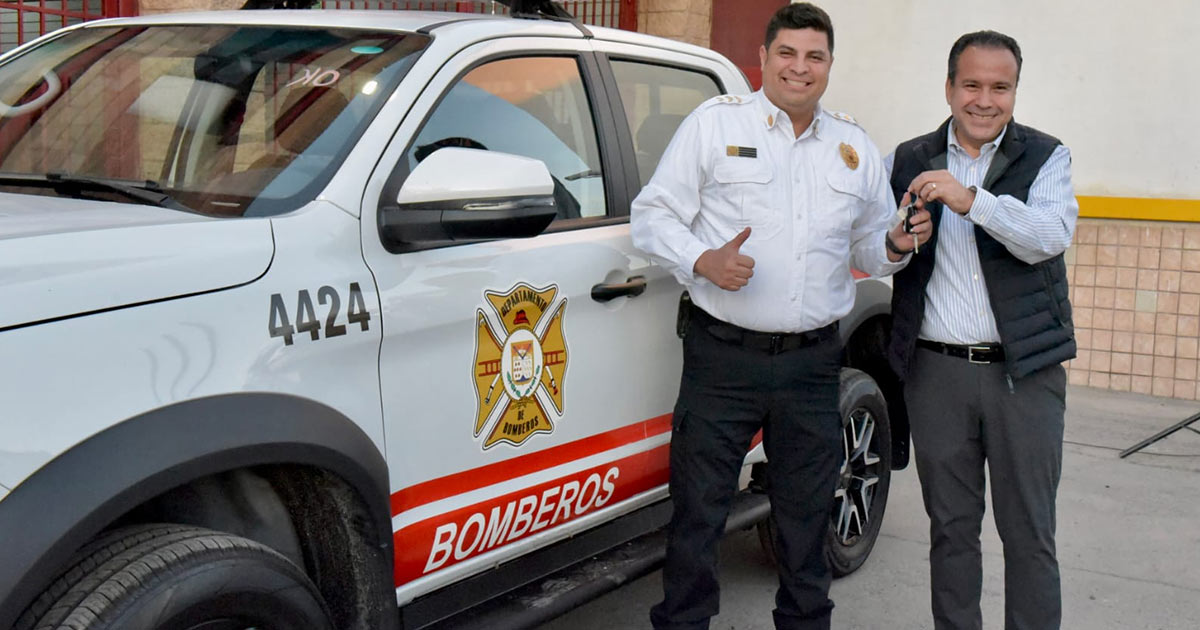 Apoya Toño Astiazarán con cuatro unidades nuevas a Bomberos de Hermosillo Apoya Toño Astiazarán con cuatro unidades nuevas a Bomberos de Hermosillo