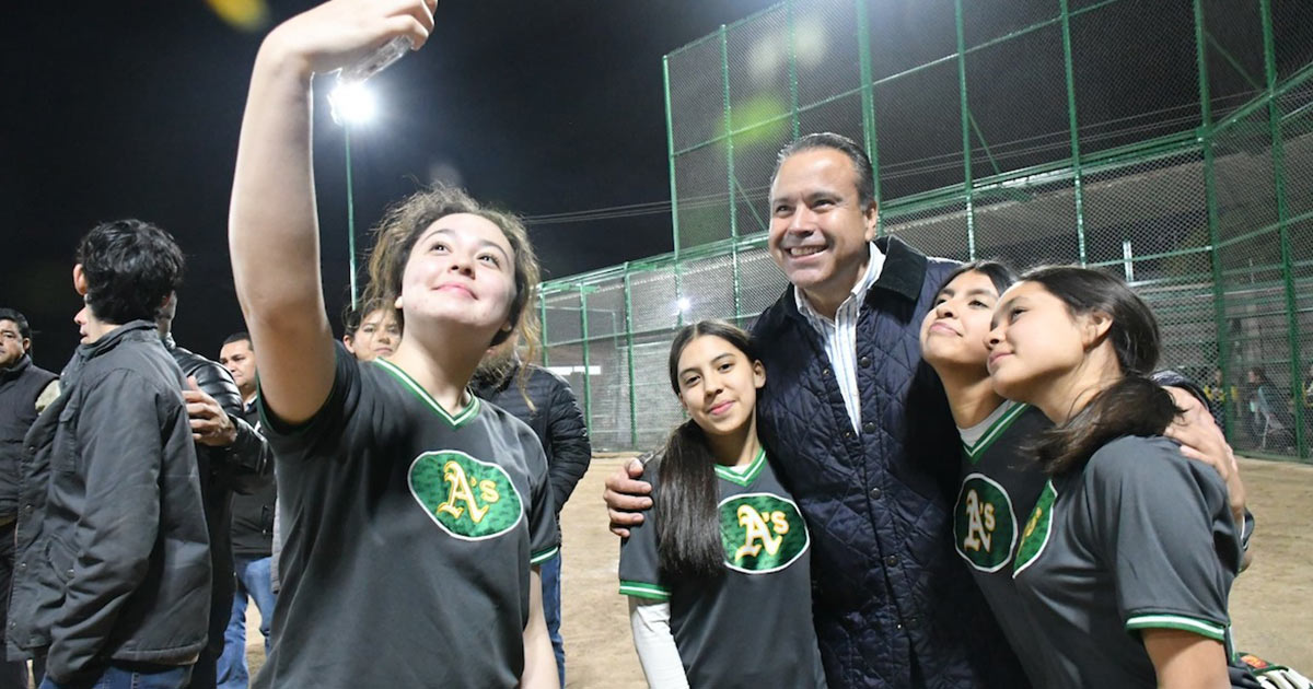 Supervisa Toño Astiazarán mejoras en el estadio de Softball Carlos Rendón Supervisa Toño Astiazarán mejoras en el estadio de Softball Carlos Rendón