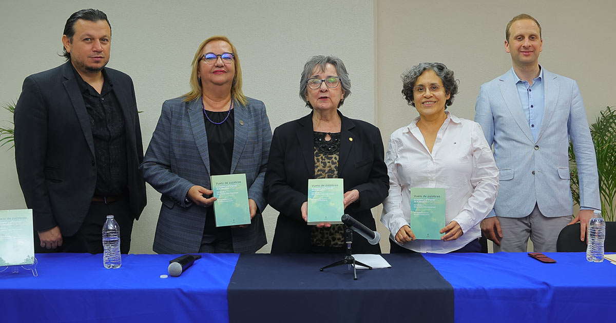 Presentan el libro Vuelo de palabras, un homenaje a Rosa María Ortiz Ciscomani