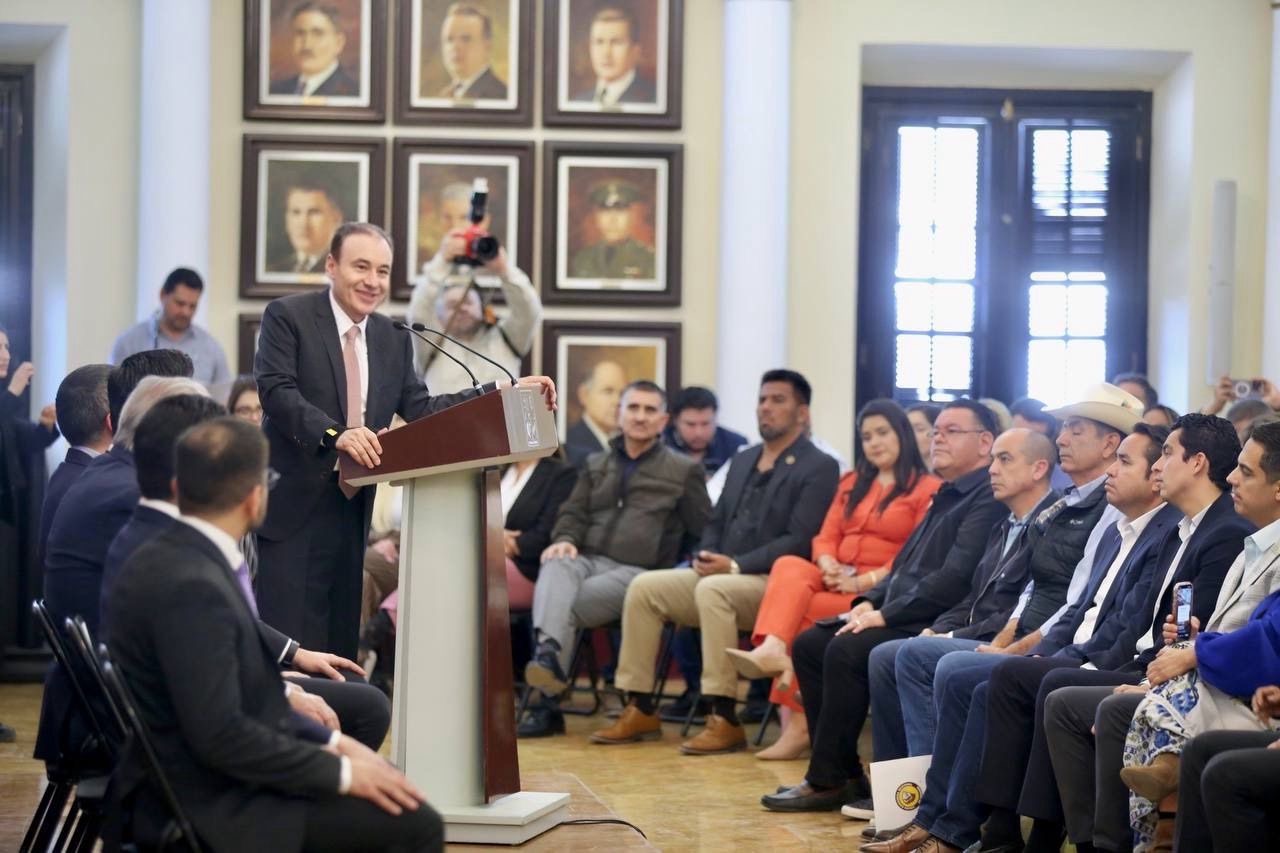 Gobernador Durazo impulsa alianza entre sector empresarial y CEDH para fortalecer los derechos laborales en Sonora Gobernador Durazo impulsa alianza entre sector empresarial y CEDH para fortalecer los derechos laborales en Sonora