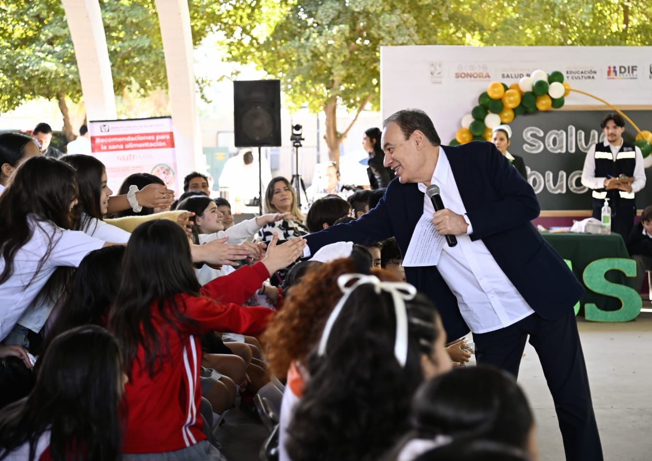 Gobernador Durazo arranca en escuelas de Sonora la Estrategia Nacional de Vida Saludable Gobernador Durazo arranca en escuelas de Sonora la Estrategia Nacional de Vida Saludable