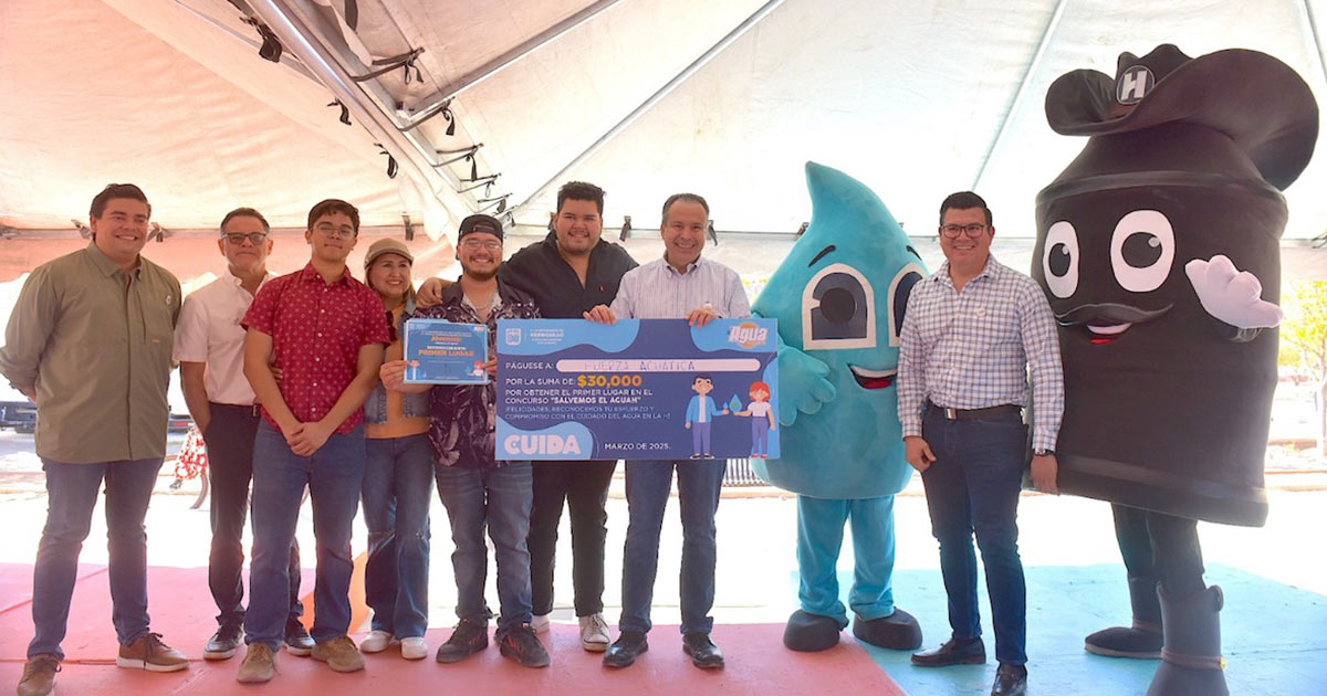 Premia Toño Astiazarán a ganadores del Concurso Salvemos el AguaH Premia Toño Astiazarán a ganadores del Concurso Salvemos el AguaH