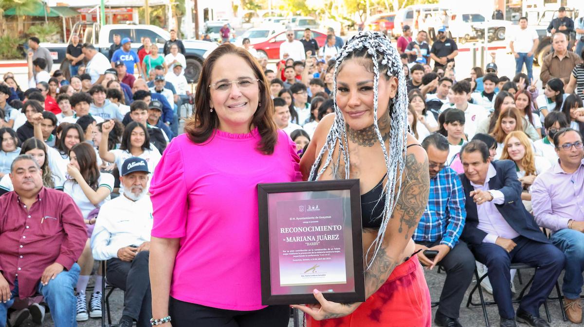Presenta Mariana «La Barby» Juárez la conferencia «Cree en ti».