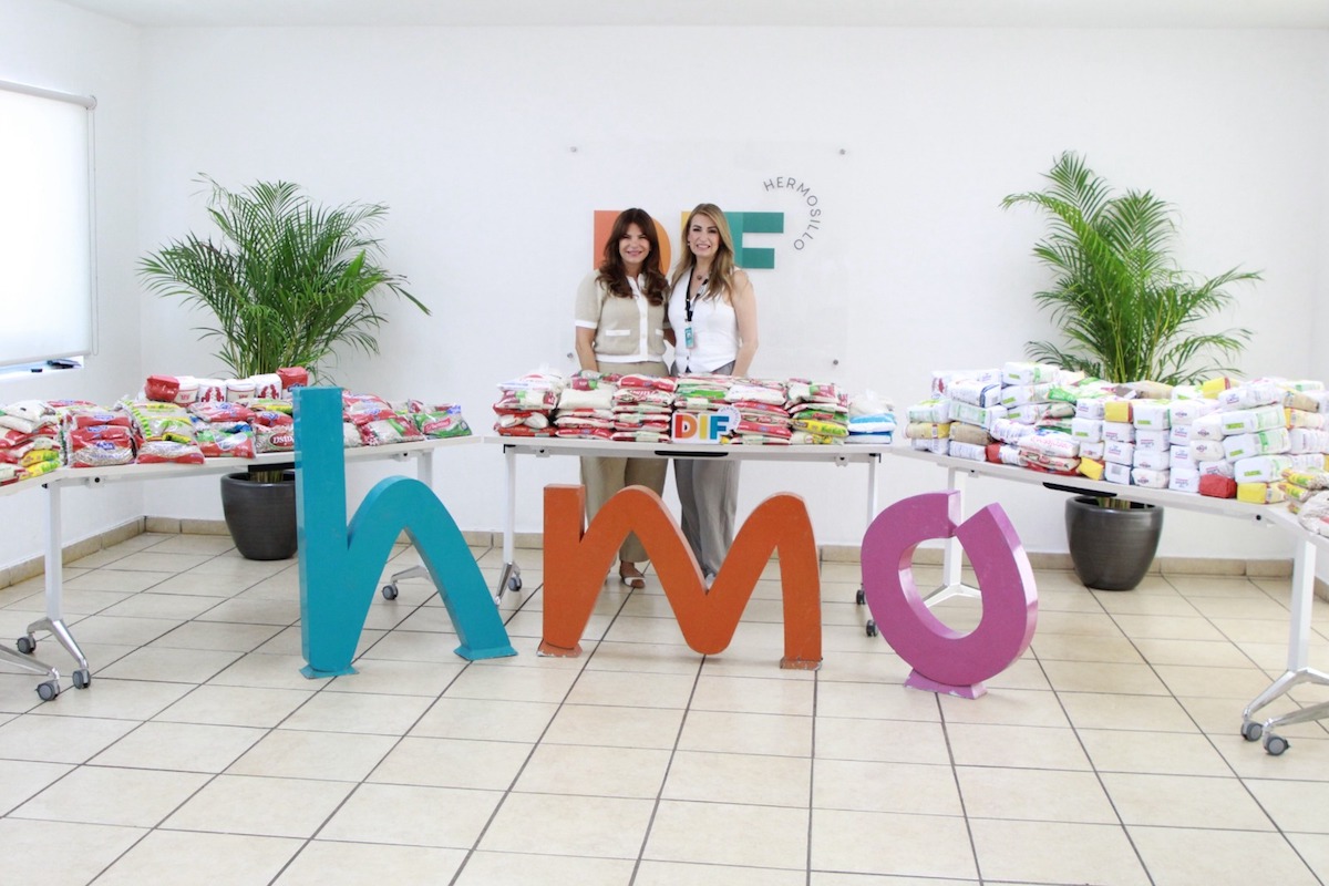 Recibe Patty Ruibal alimentos donados por personas beneficiadas con traslados gratuitos a Kino en Semana Santa