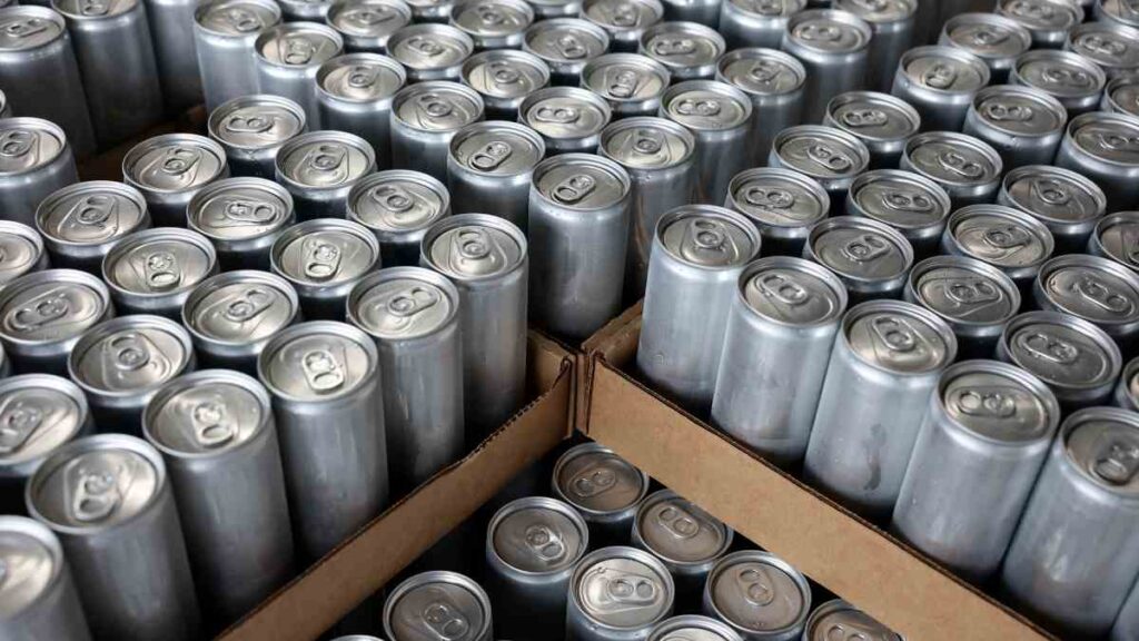 Trump aplica nuevo arancel del 25% a latas de aluminio para cervezas, incluye a México