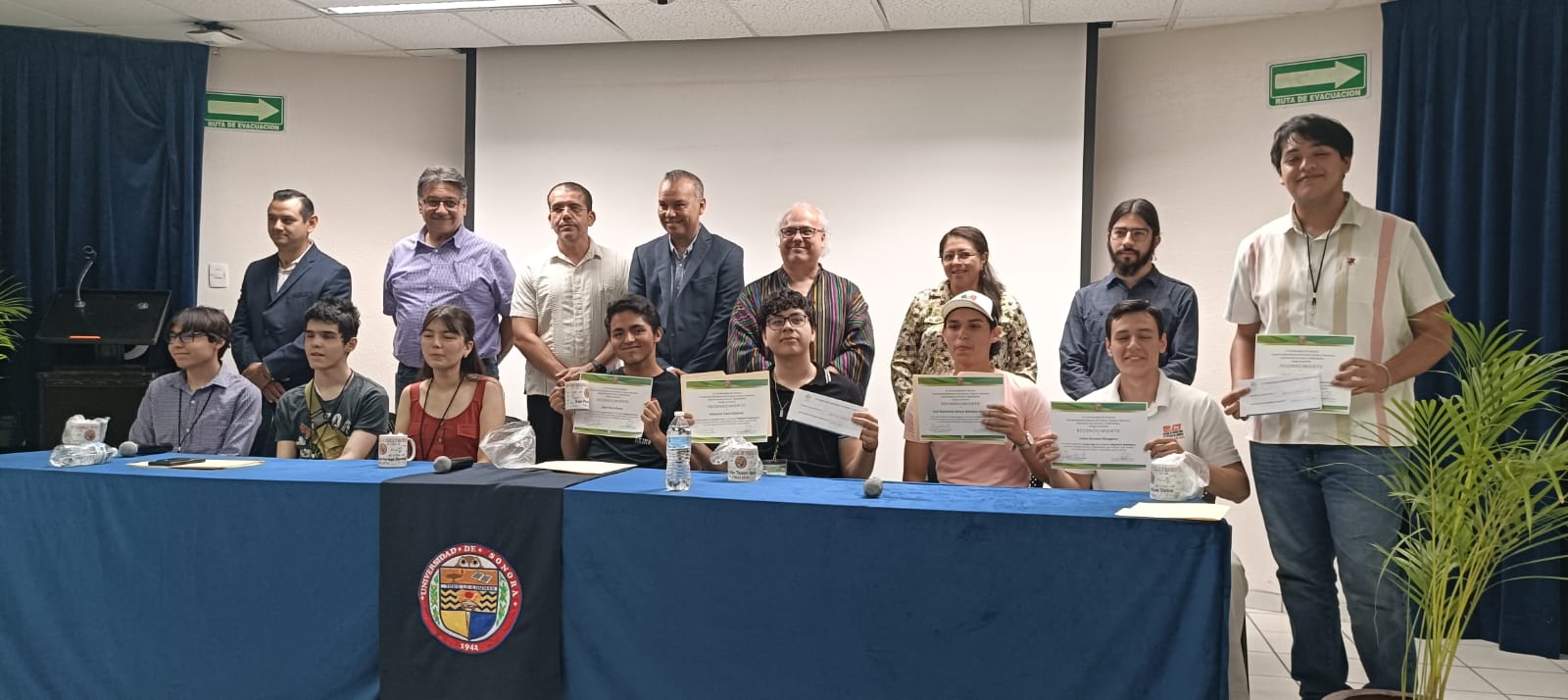 Destaca alumnado de Cobach Sonora en Concurso Regional de Física y Matemáticas