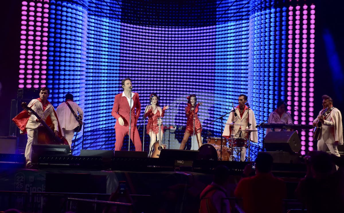 El rock and roll se hizo presente ante la emoción de miles de espectadores con Leonardo y Rebel Cats El rock and roll se hizo presente ante la emoción de miles de espectadores con Leonardo y Rebel Cats