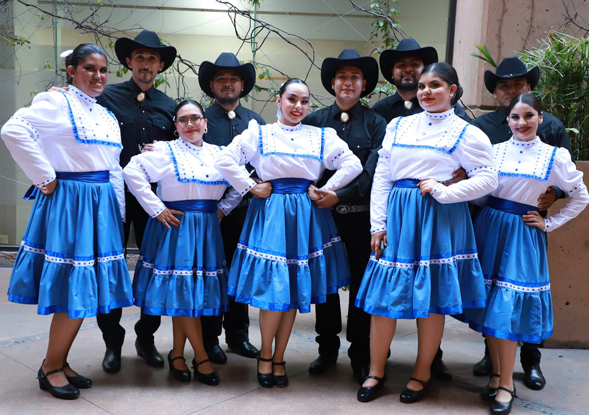 Destacan estudiantes sonorenses en foro regional sobre intervención educativa Destacan estudiantes sonorenses en foro regional sobre intervención educativa