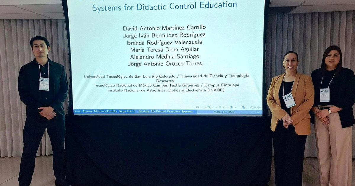 Docentes de la Universidad Tecnológica de SLRC imparten conferencia sobre tecnología en Brasil