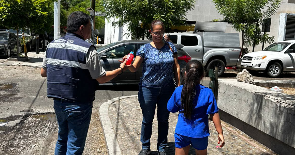 Ofrece Ayuntamiento de Hermosillo apoyo a personas vulnerables ante temperaturas extremas Ofrece Ayuntamiento de Hermosillo apoyo a personas vulnerables ante temperaturas extremas