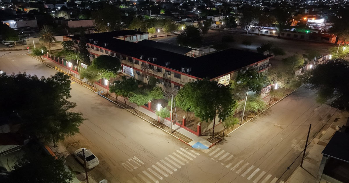 Enciende Toño Astiazarán corredor iluminado #90 de Camina Segura para seguridad de las familias