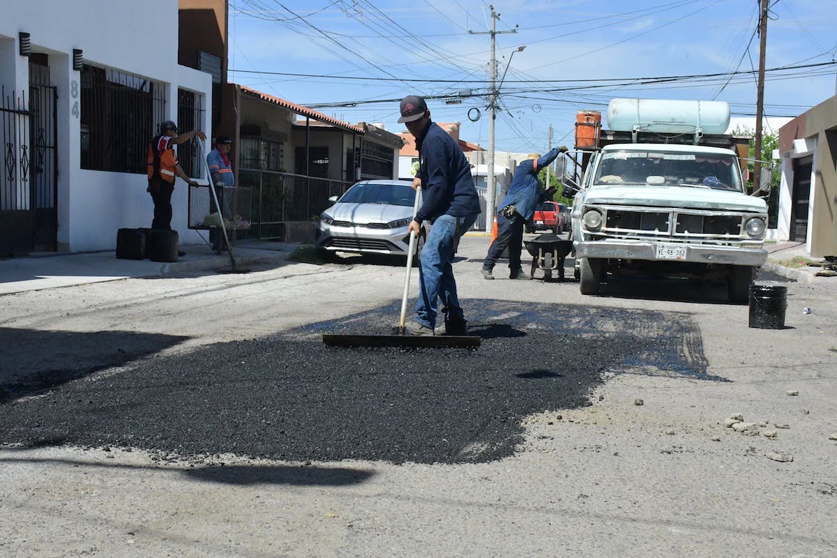Realiza Ayuntamiento de Hermosillo jornada intensa de bacheo en 19 colonias