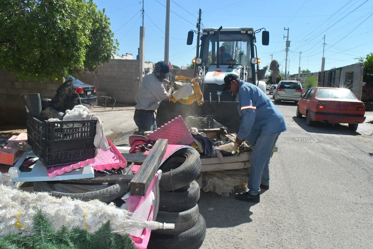 Con jornada de descacharre conmemora Ayuntamiento de Hermosillo Día Mundial de la Lucha contra el Dengue Con jornada de descacharre conmemora Ayuntamiento de Hermosillo Día Mundial de la Lucha contra el Dengue