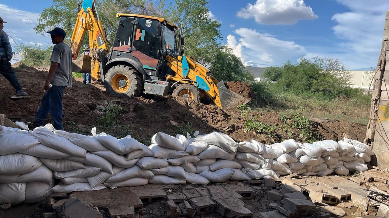 Atiende Ayuntamiento de Hermosillo afectaciones por intensas lluvias en San Lorenzo Atiende Ayuntamiento de Hermosillo afectaciones por intensas lluvias en San Lorenzo