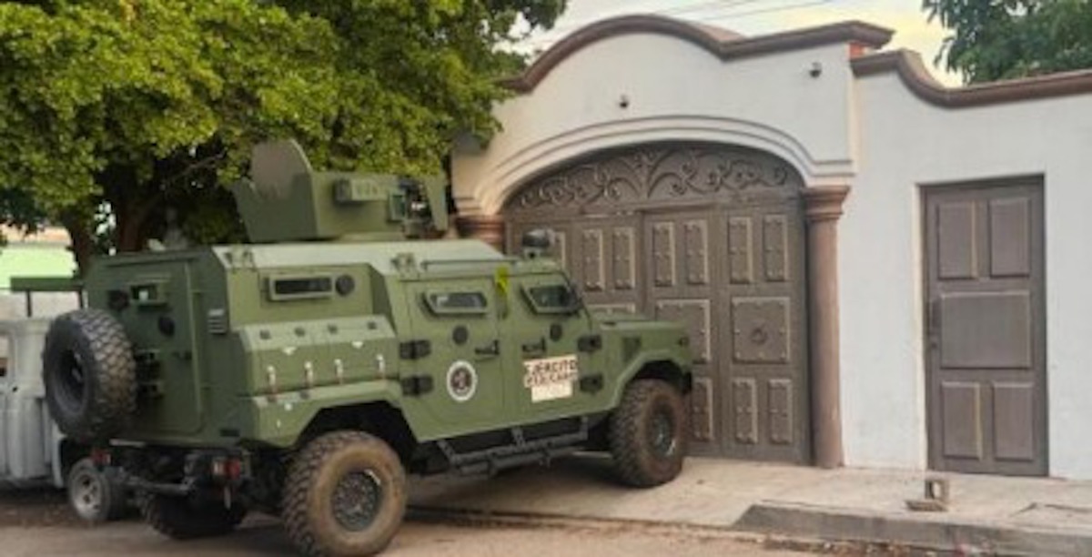 Aseguran armamento, equipo táctico y vehículo con reporte de robo durante cateo en Ciudad Obregón