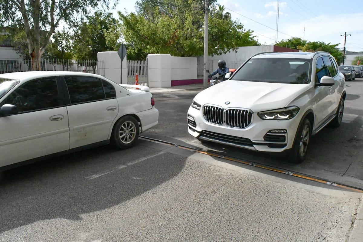 Inicia Gobierno de Hermosillo plan piloto de topes inteligentes en la calle Heriberto Aja