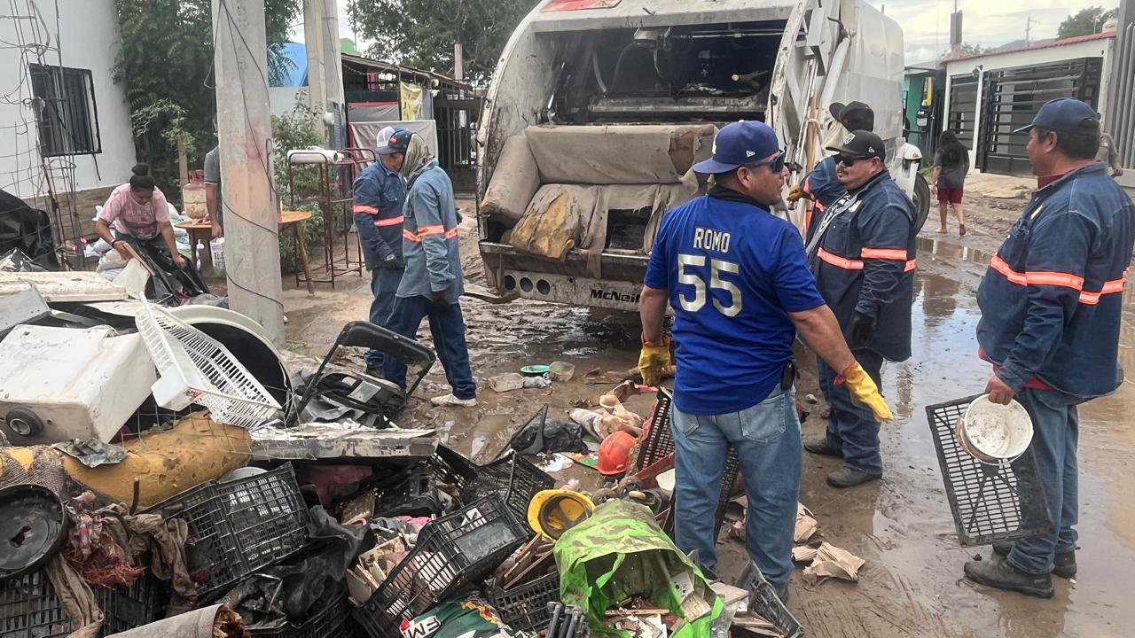 Atiende Gobierno Municipal a familias de la colonia La Caridad afectadas por lluvias, a quienes se les recomendó evacuar la zona