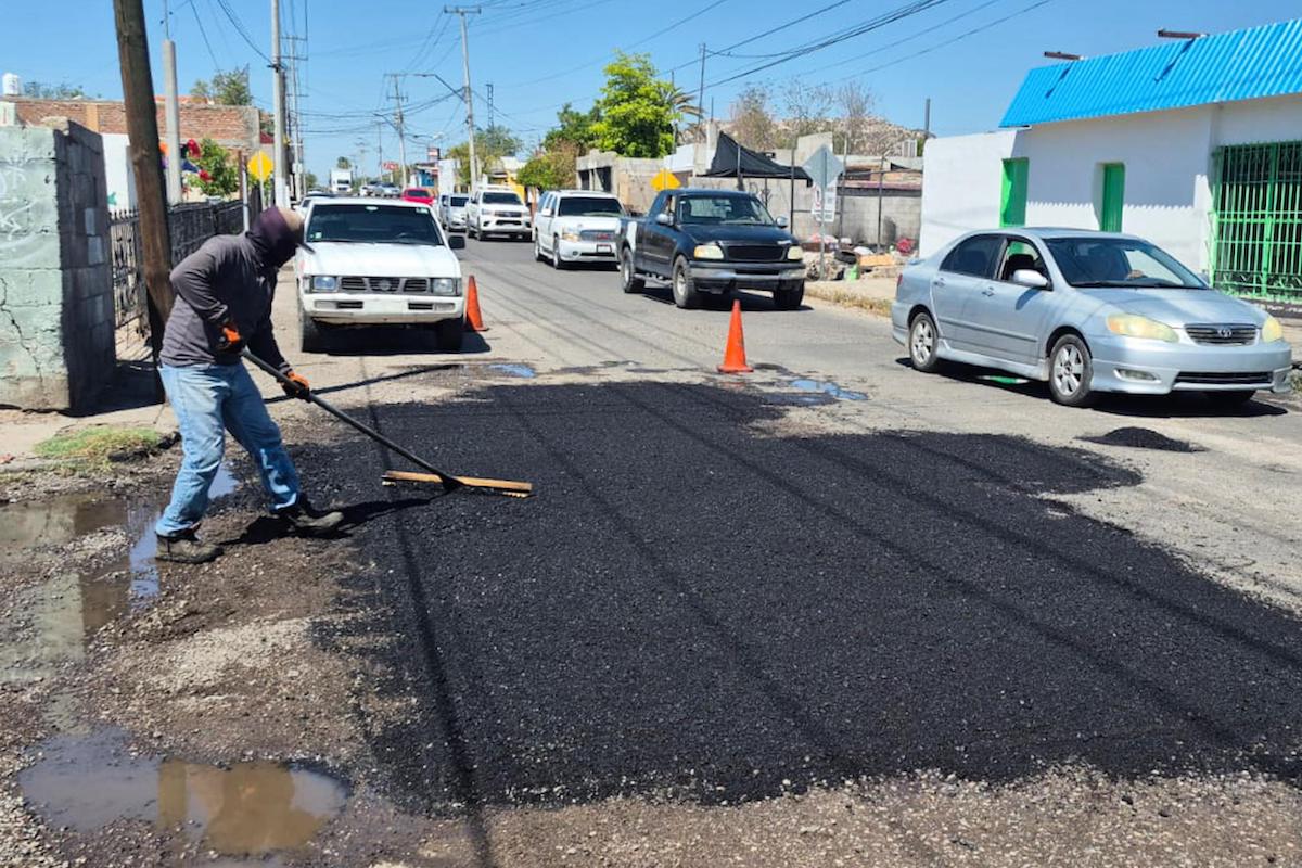 Mantiene Ayuntamiento de Hermosillo jornadas de bacheo en la ciudad