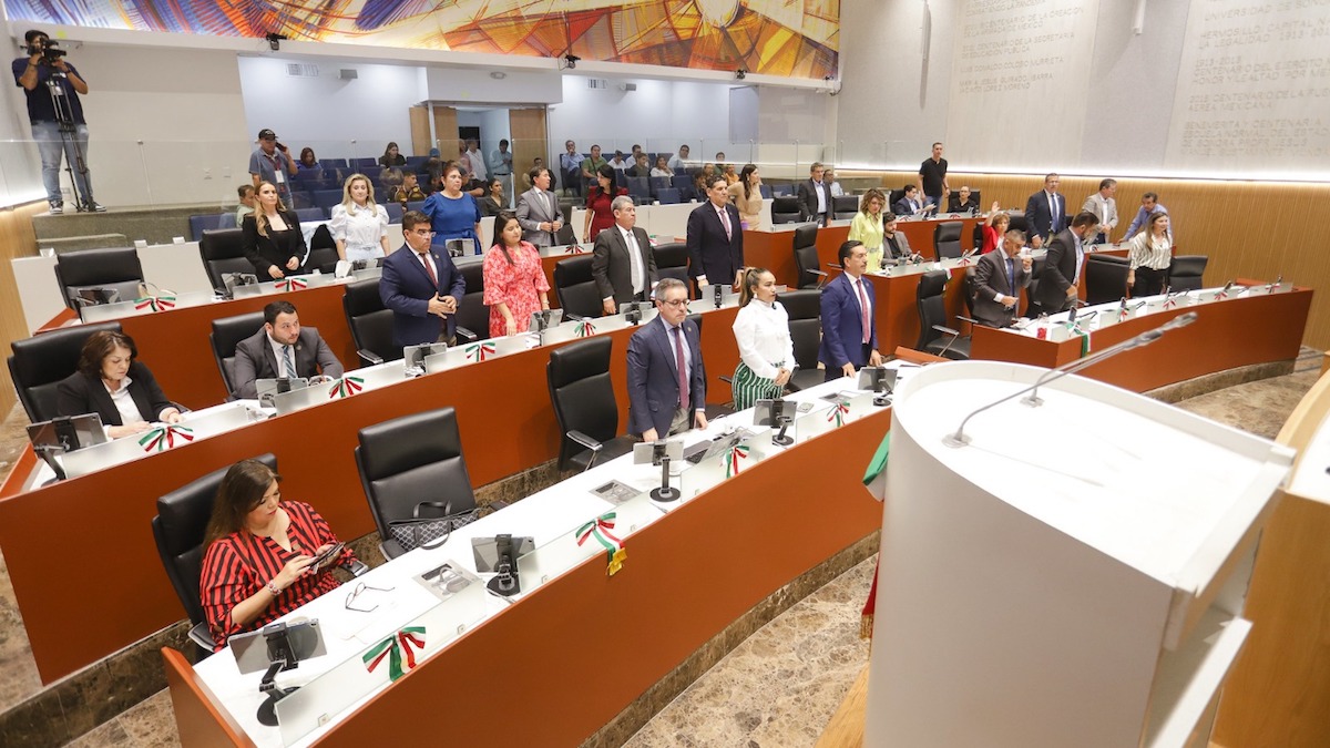 Proponen Registro Médico Único y prisión vitalicia revisable en el Congreso local