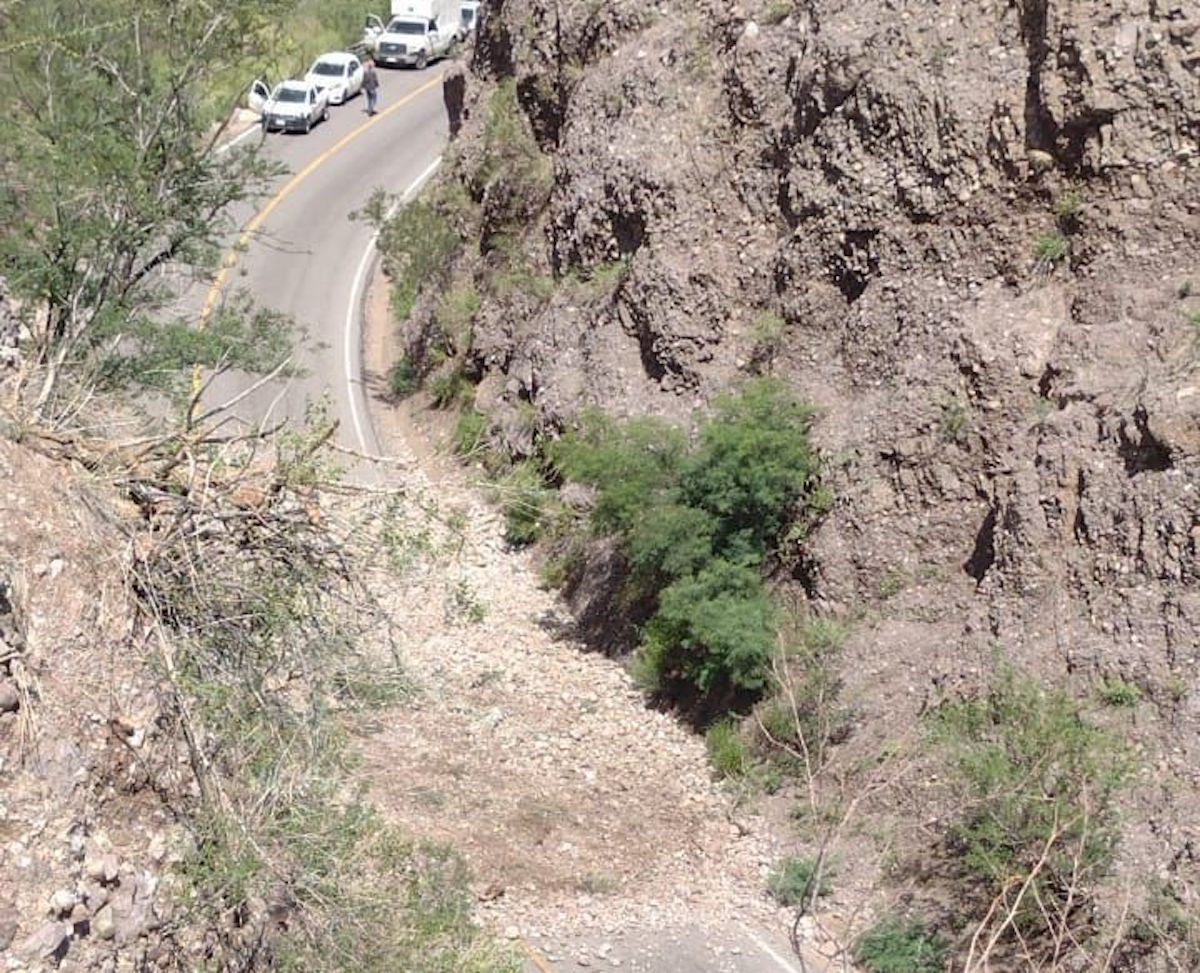 Gobierno de Sonora continúa con la atención ante cierres carreteros por recientes lluvias