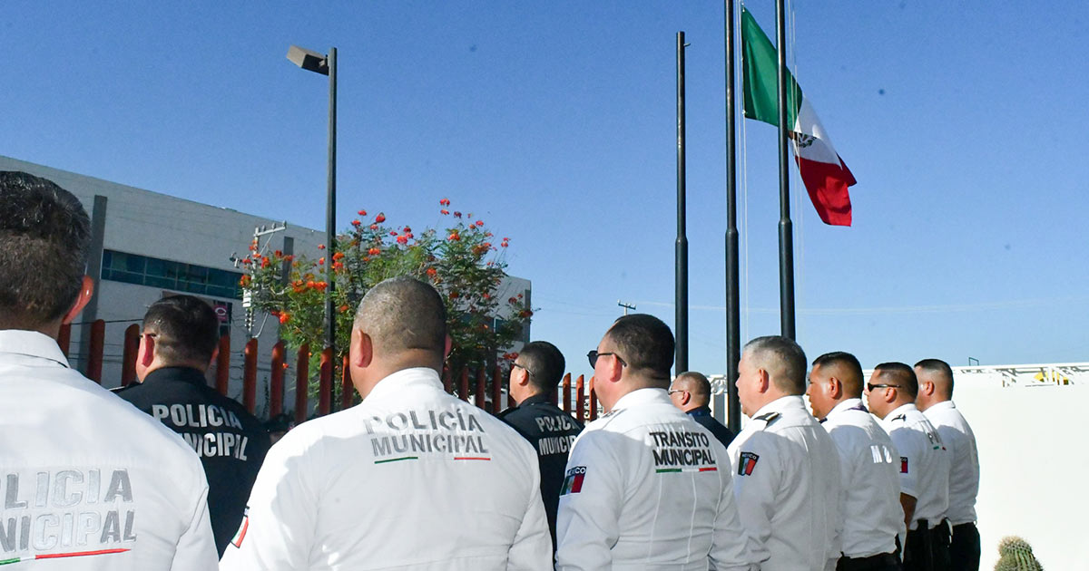 Realiza Policía de Hermosillo ceremonia de izamiento de bandera