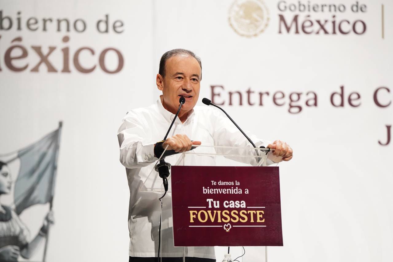 Durazo y Sedatu entregan 300 escrituras del Fovissste y garantizan certeza jurídica a familias sonorenses