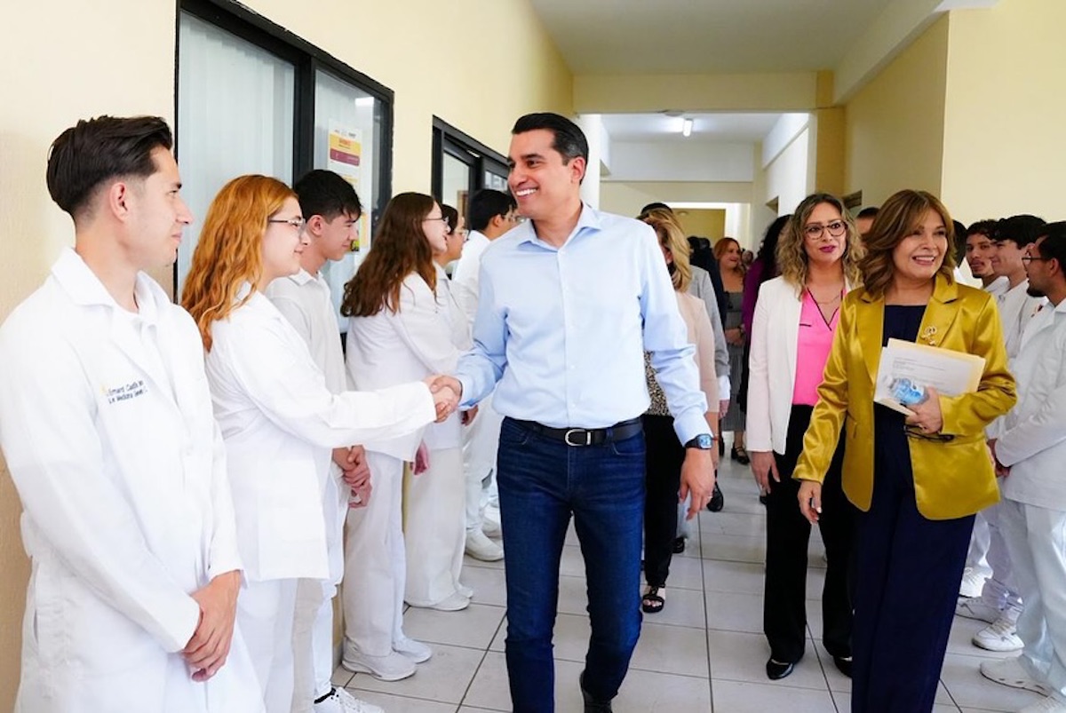 Inaugura Gobierno de Sonora Aula Dinámica de Medicina en la UES