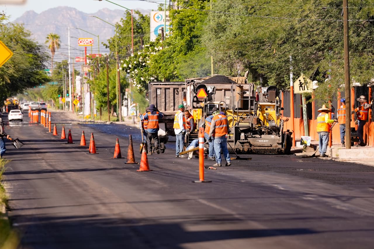 Supervisa Toño Astiazarán mantenimiento mayor en calle Olivares