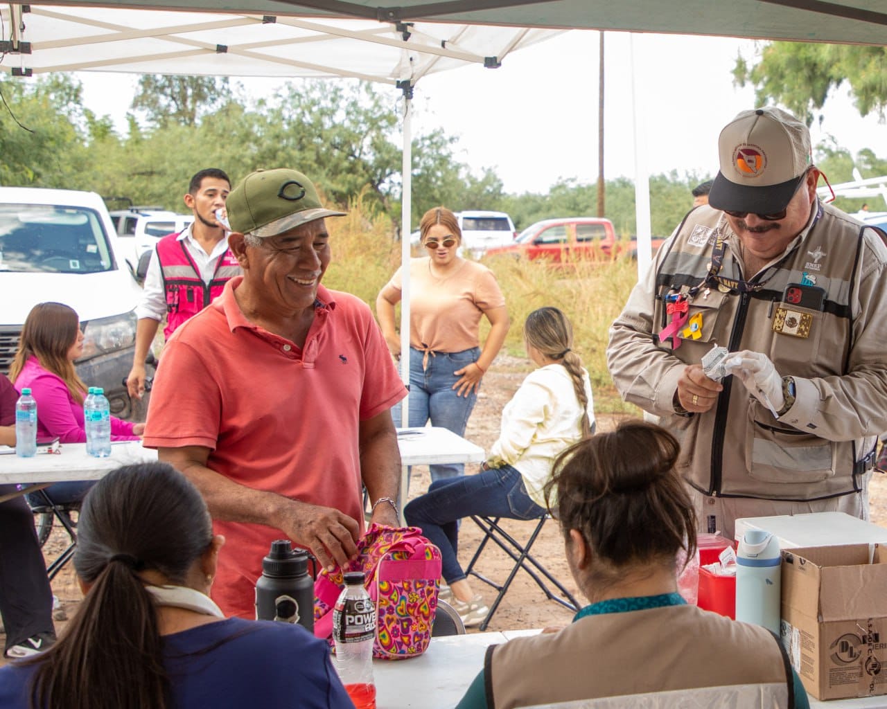 Ofrece Gobierno de Sonora atención médica y bienestar para familias de Estación Oroz tras el paso de depresión tropical “Raymond”