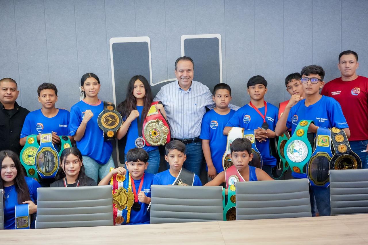 Impulsa Toño Astiazarán talento deportivo con entrega de 28 apoyos más en beneficio de 120 jóvenes