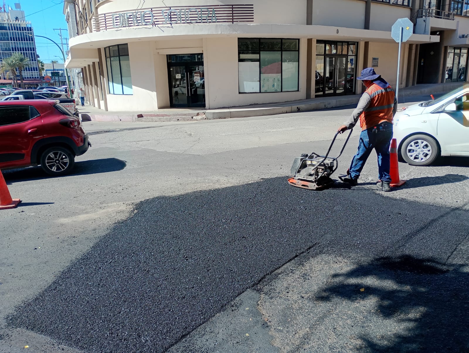 Continúan jornadas permanentes para el mantenimiento de vialidades en Hermosillo